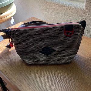 Sherpani purse